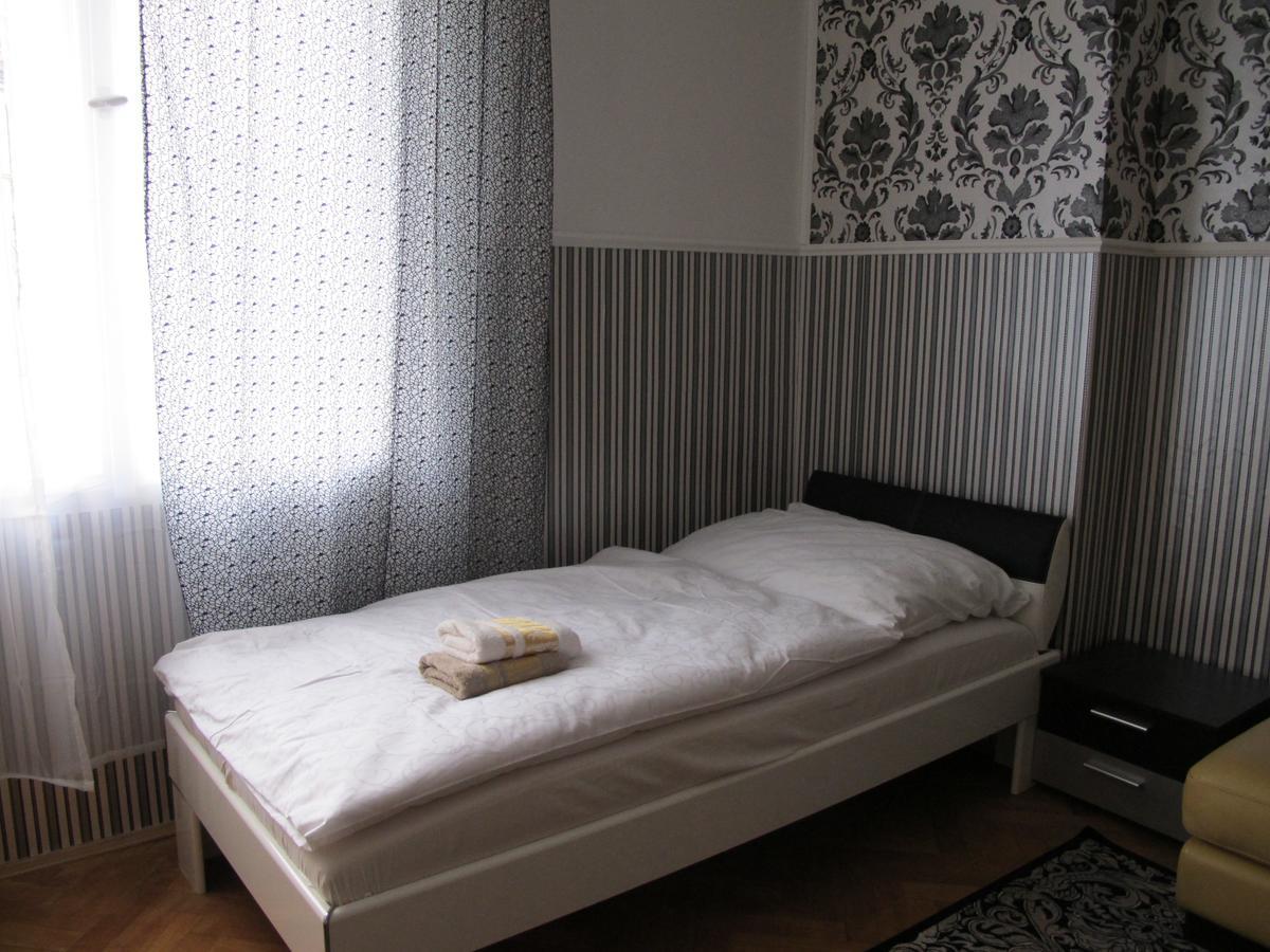 Frühstückspension Arabesque Accommodation 3*